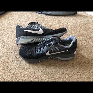 Nike structure running shoe